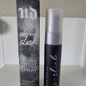 Urban Decay De-Slick Oil Control Makeup Setting Spray — Black & Purple 30 ml